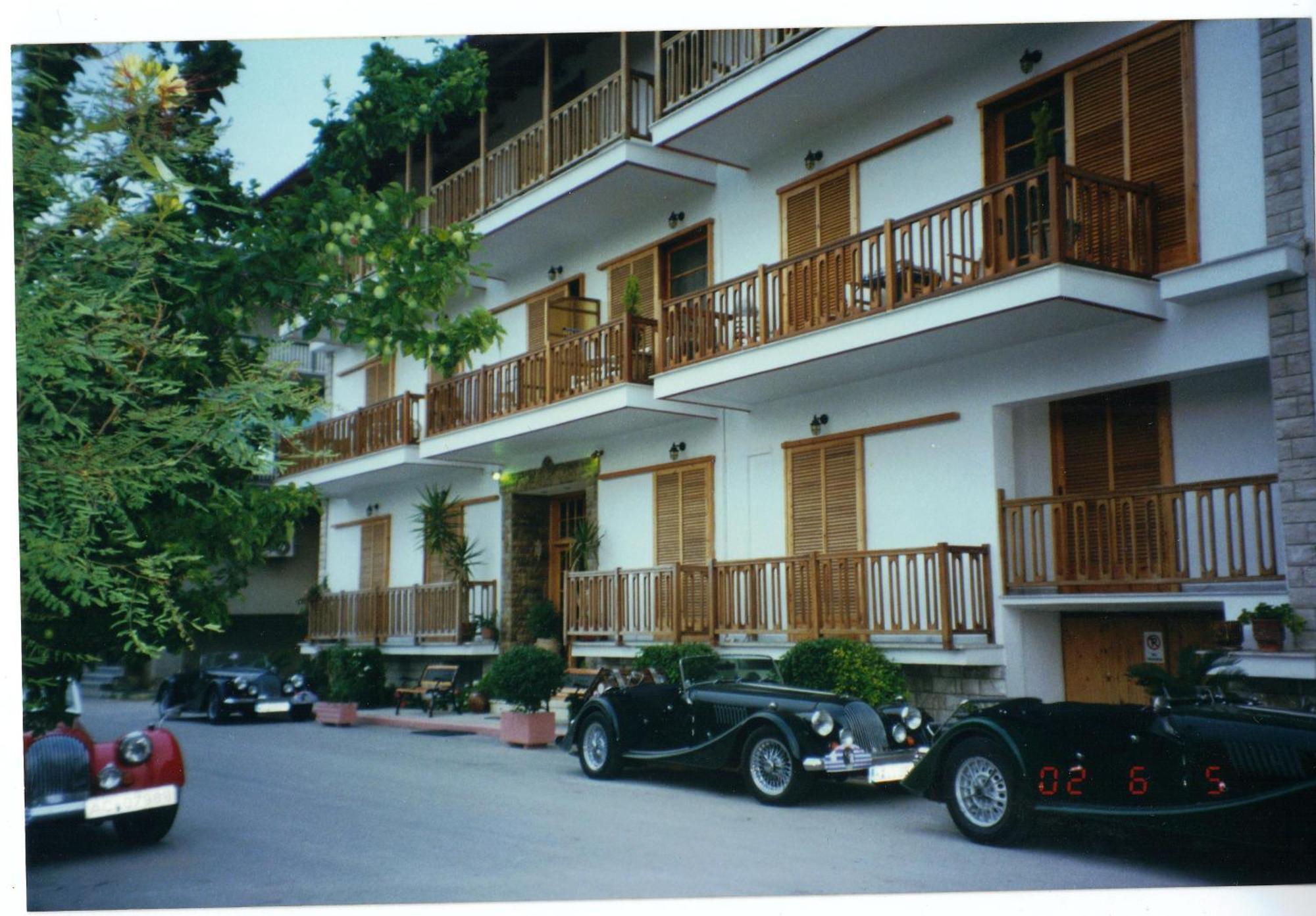 Studios Maria Paralio Astros Exterior photo